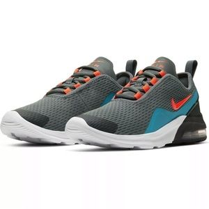 Nike Air Max Motion 2 Boys/Girls Sneakers Very Nice!!!